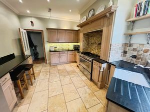 Kitchen- click for photo gallery